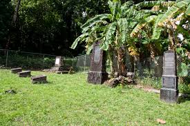 Tombs in the German cemetery in Kolonia | Kolonia Town | Kolonia | Travel  Story and Pictures from Federated States of Micronesia